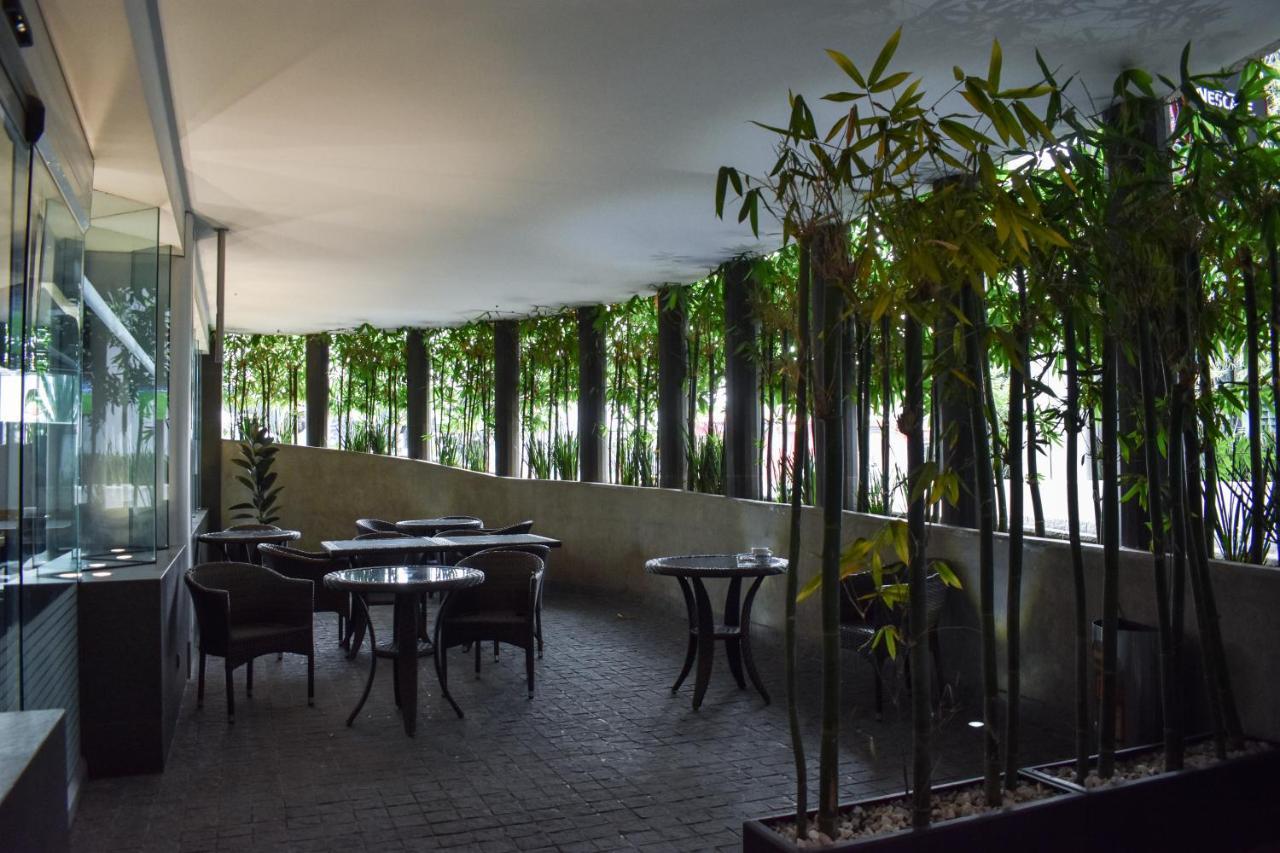 Ramada By Wyndham Mexico City Santa Fe ภายนอก รูปภาพ