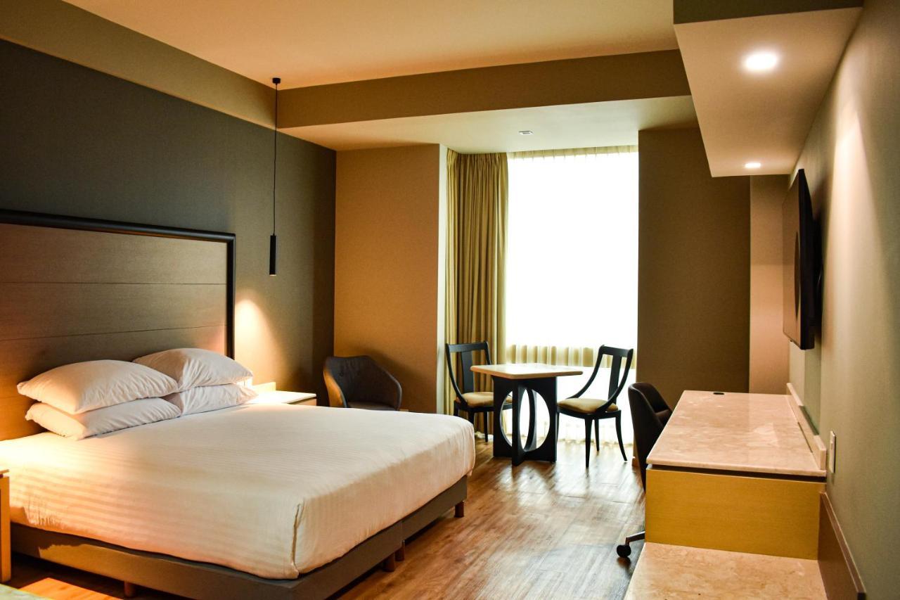 Ramada By Wyndham Mexico City Santa Fe ภายนอก รูปภาพ
