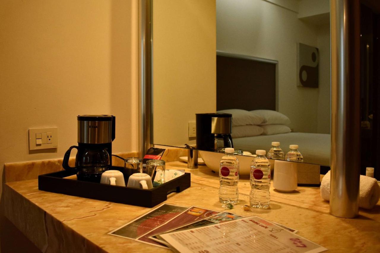 Ramada By Wyndham Mexico City Santa Fe ภายนอก รูปภาพ