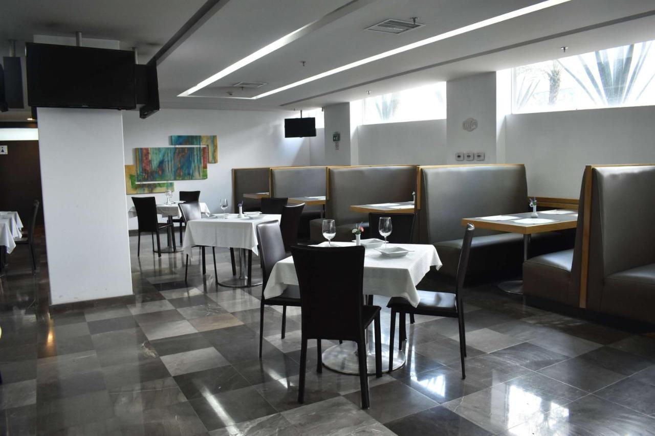 Ramada By Wyndham Mexico City Santa Fe ภายนอก รูปภาพ