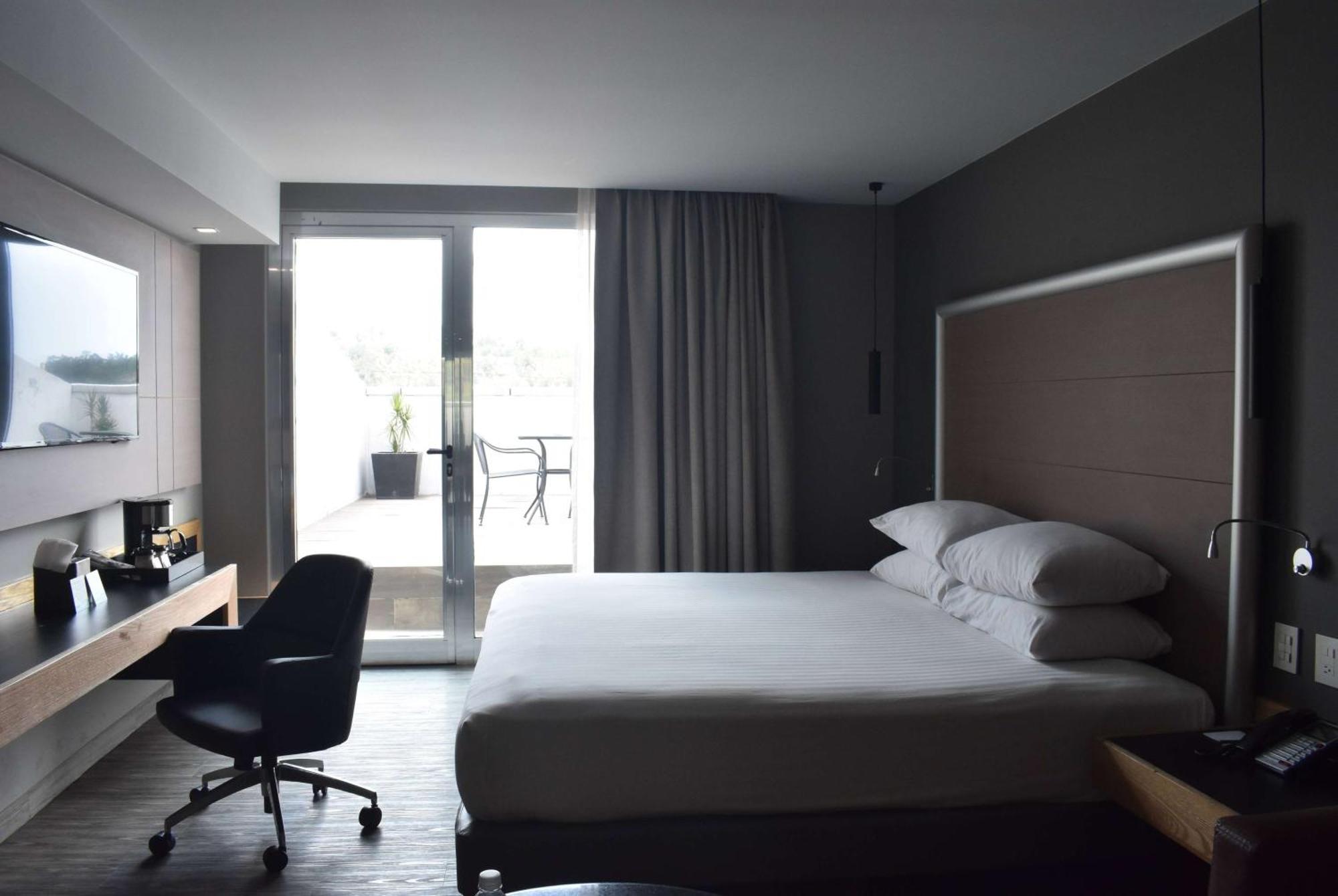 Ramada By Wyndham Mexico City Santa Fe ภายนอก รูปภาพ