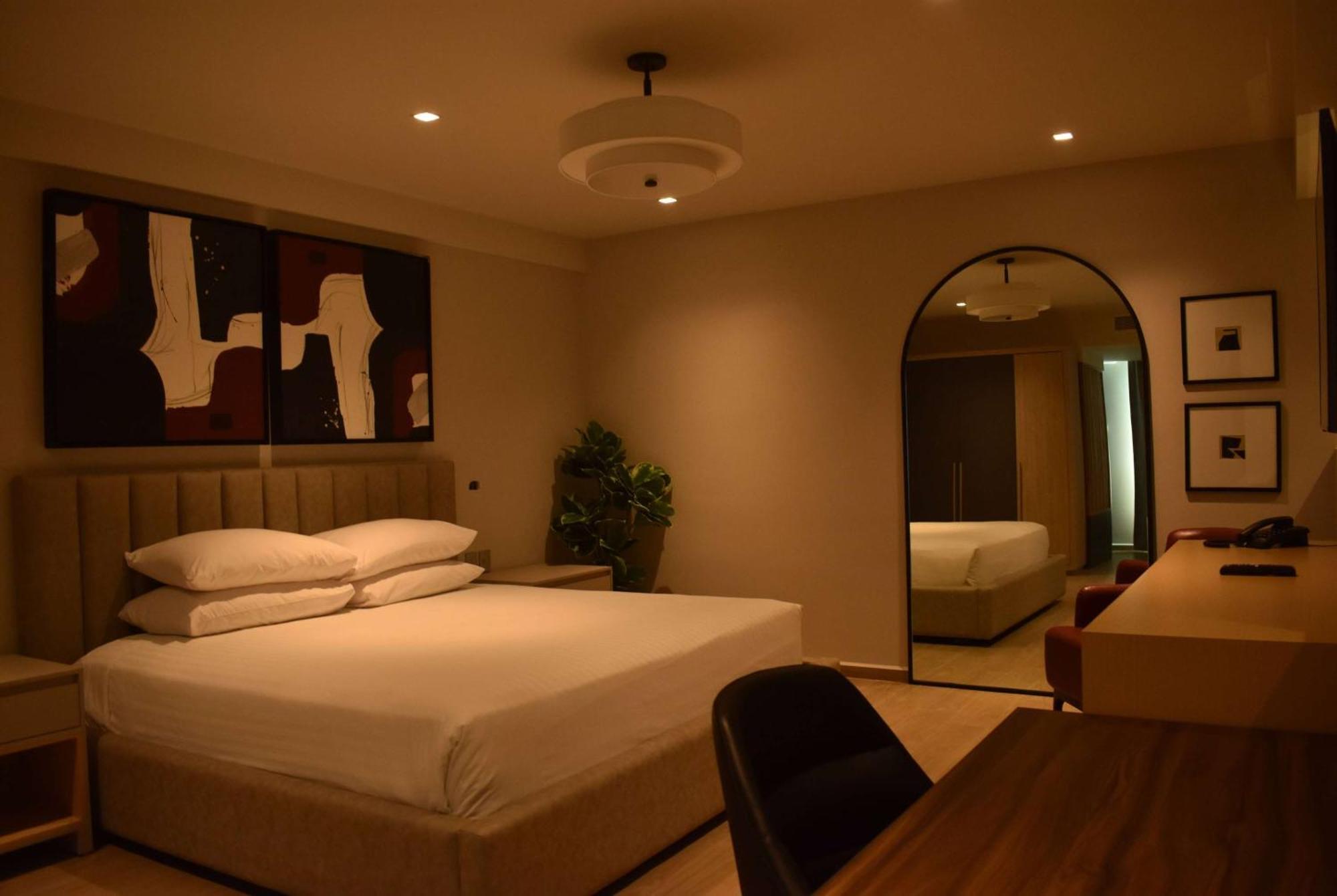 Ramada By Wyndham Mexico City Santa Fe ภายนอก รูปภาพ