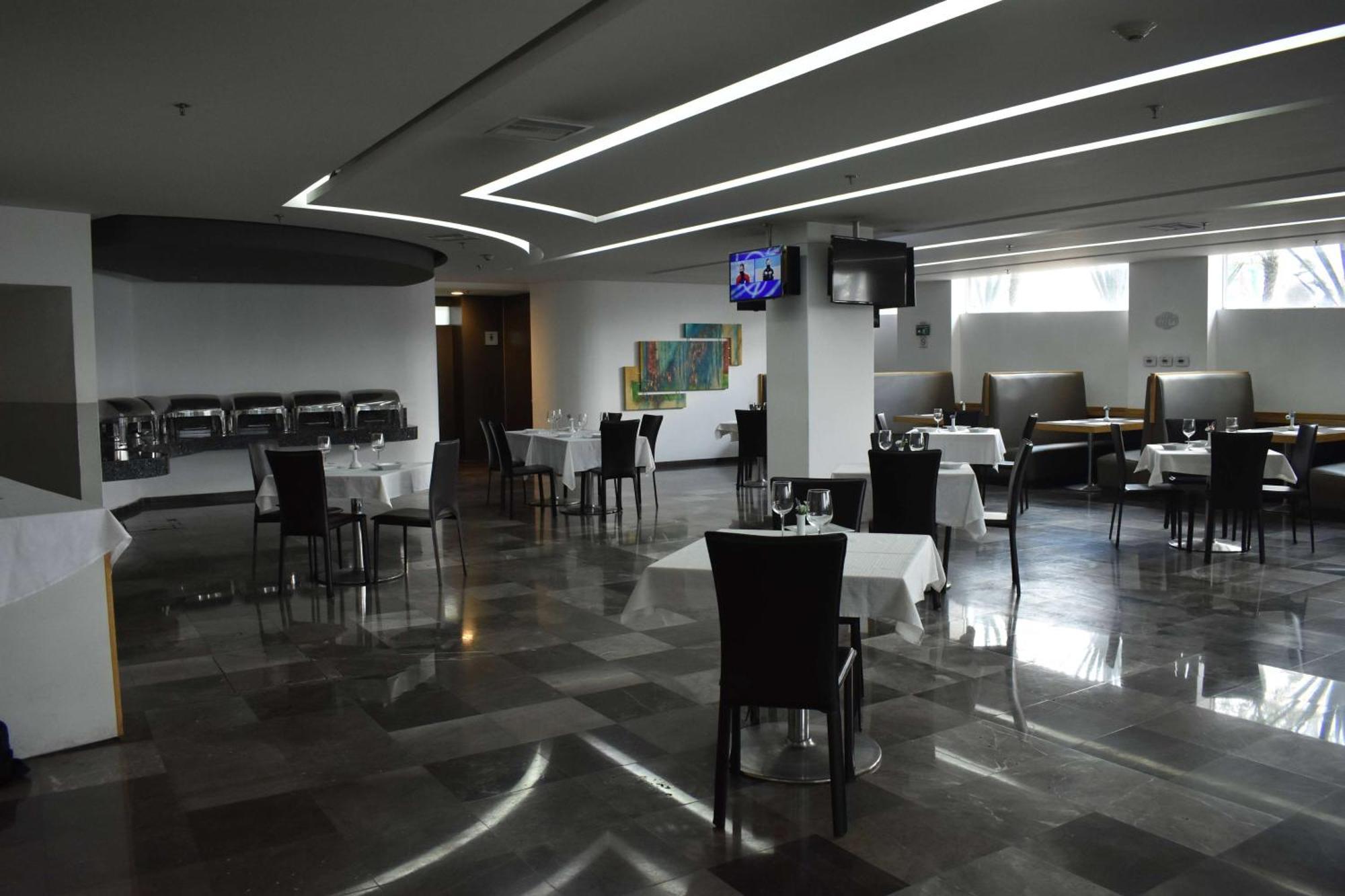 Ramada By Wyndham Mexico City Santa Fe ภายนอก รูปภาพ