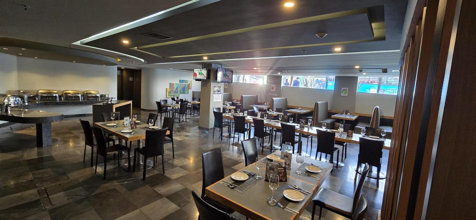 Ramada By Wyndham Mexico City Santa Fe ภายนอก รูปภาพ