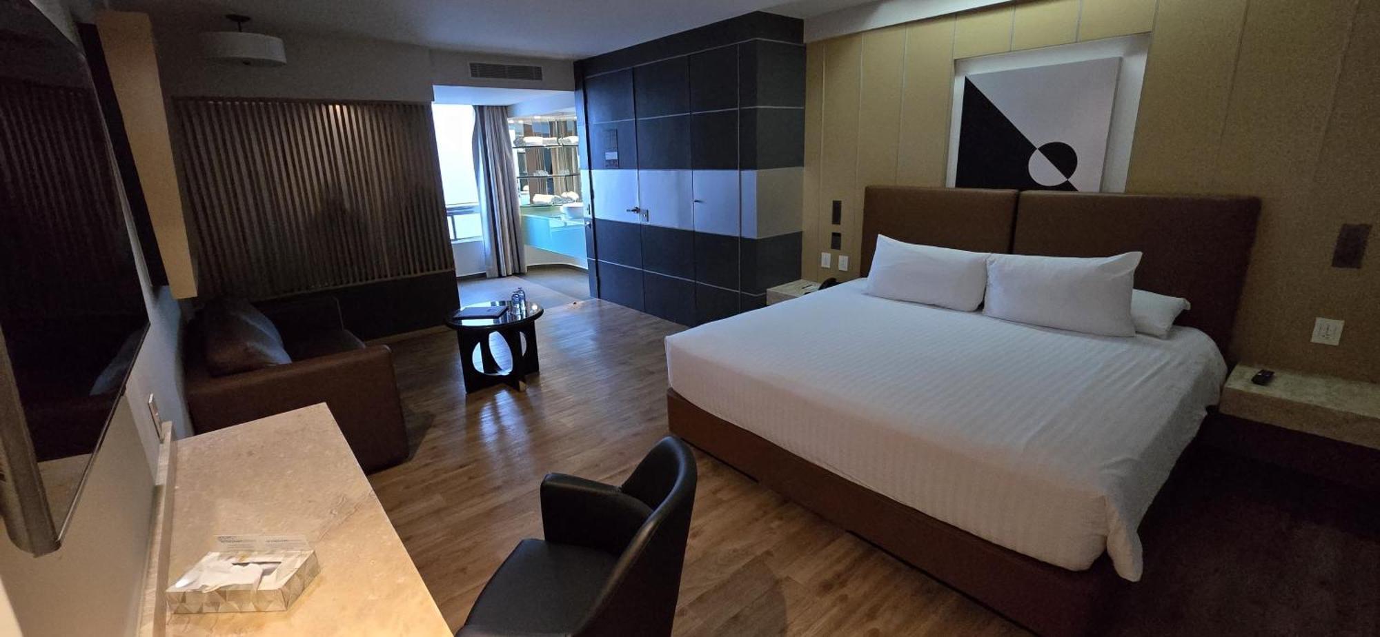 Ramada By Wyndham Mexico City Santa Fe ภายนอก รูปภาพ