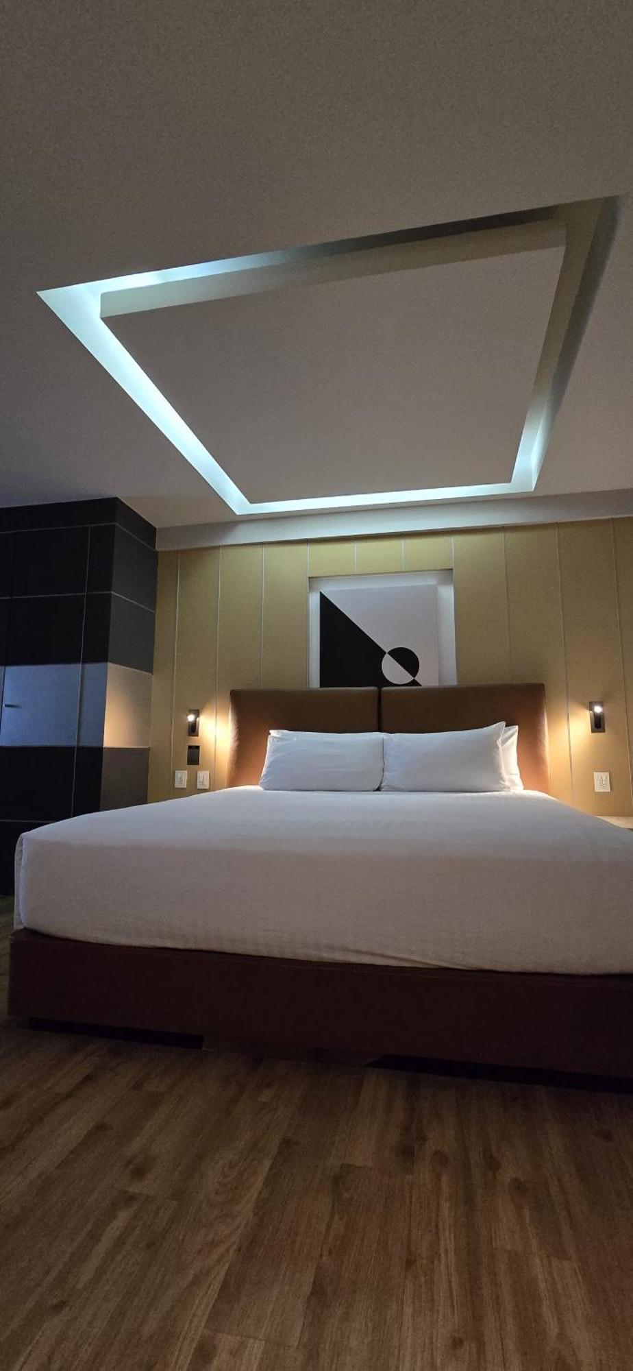 Ramada By Wyndham Mexico City Santa Fe ภายนอก รูปภาพ