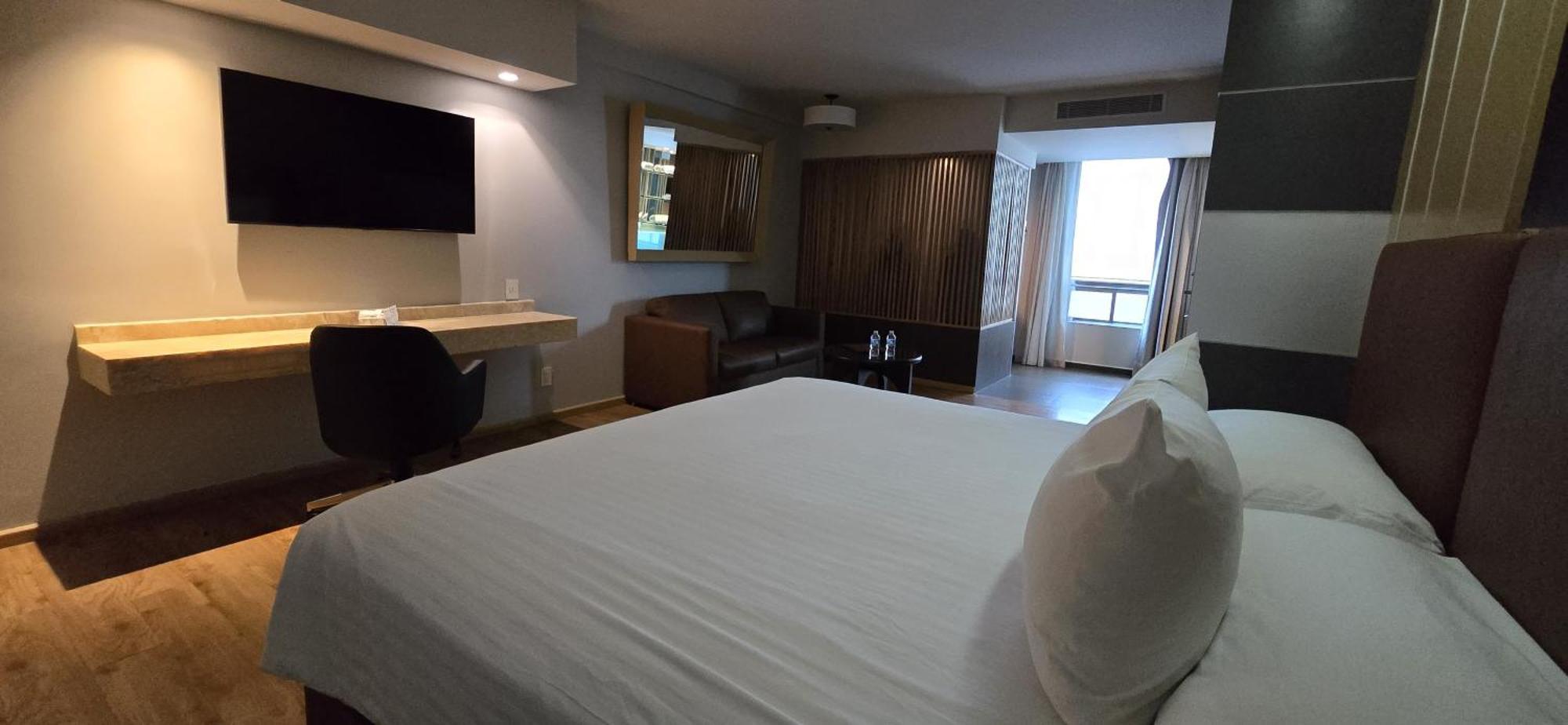 Ramada By Wyndham Mexico City Santa Fe ภายนอก รูปภาพ