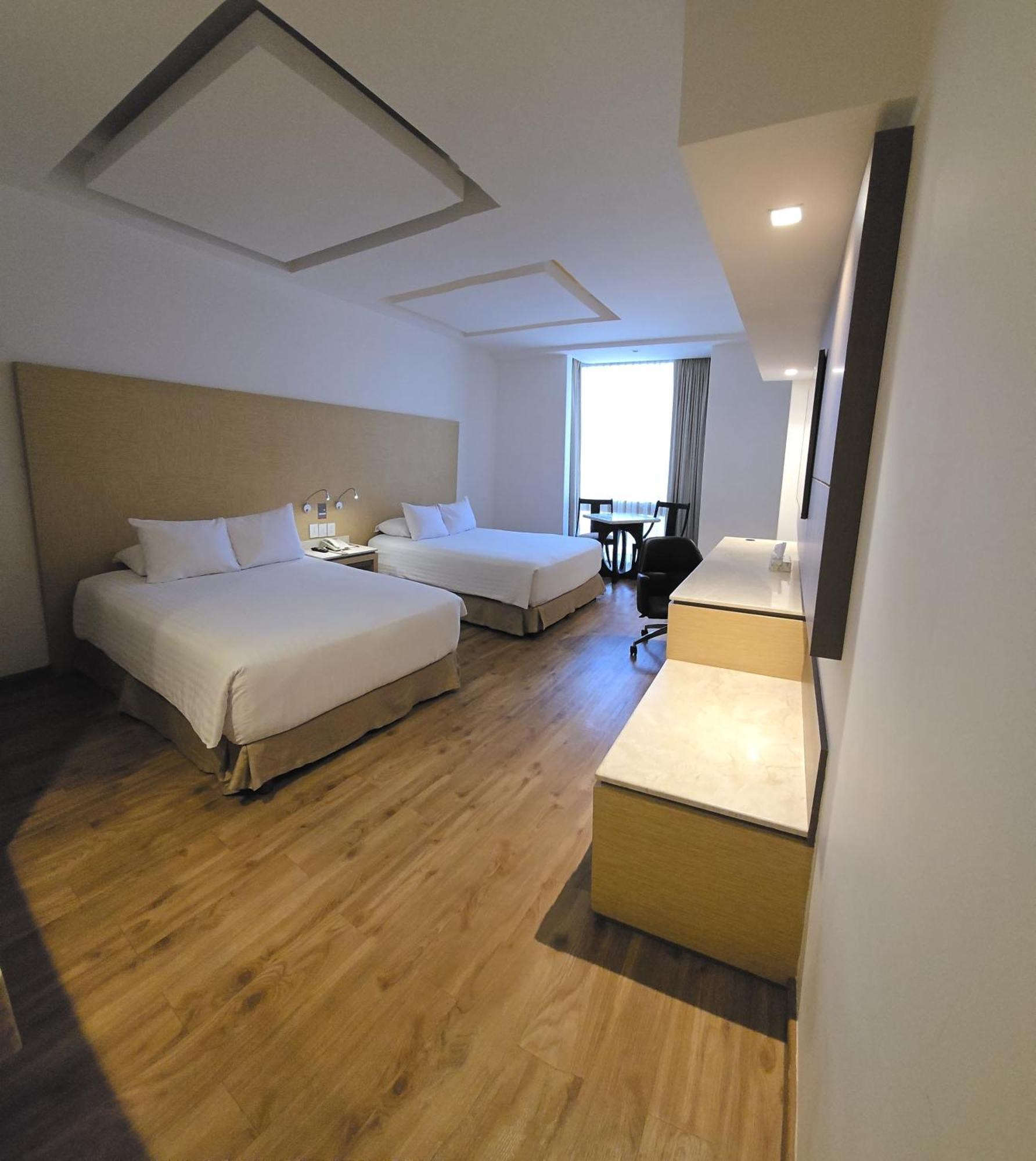 Ramada By Wyndham Mexico City Santa Fe ภายนอก รูปภาพ