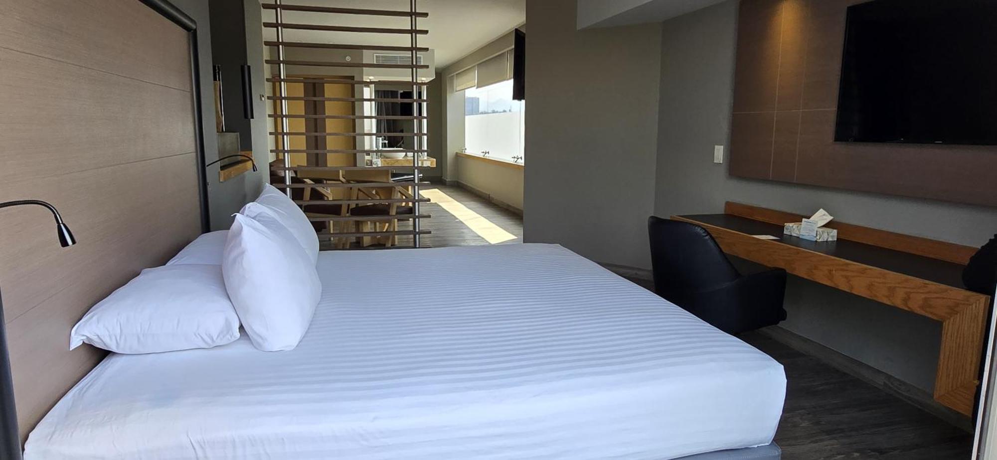 Ramada By Wyndham Mexico City Santa Fe ภายนอก รูปภาพ